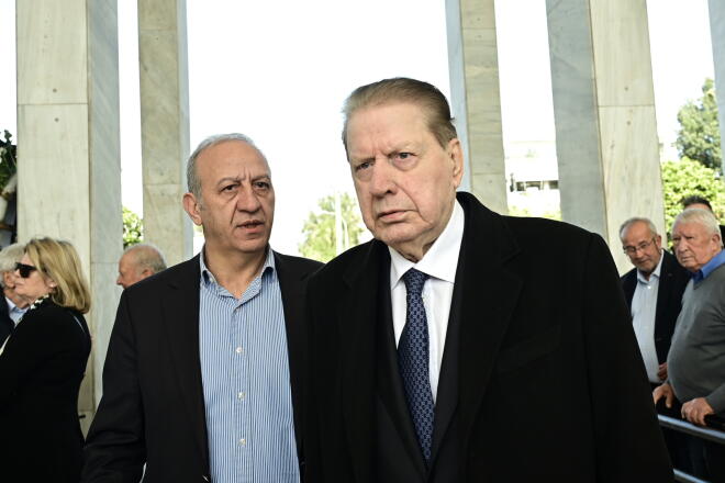 Κηδεία Αναστάση Παπαληγούρα: Συντετριμμένη η κόρη του, Λένα