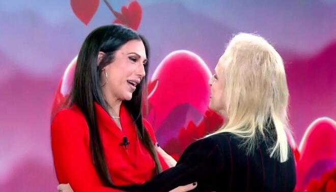 Ανθή Βούλγαρη: «Τα πρώτα μου γενέθλια ως μαμά» - Η τούρτα που έσβησε