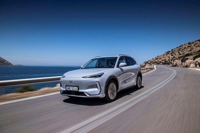 Geely: Πρώτη στις πωλήσεις στην Κίνα   