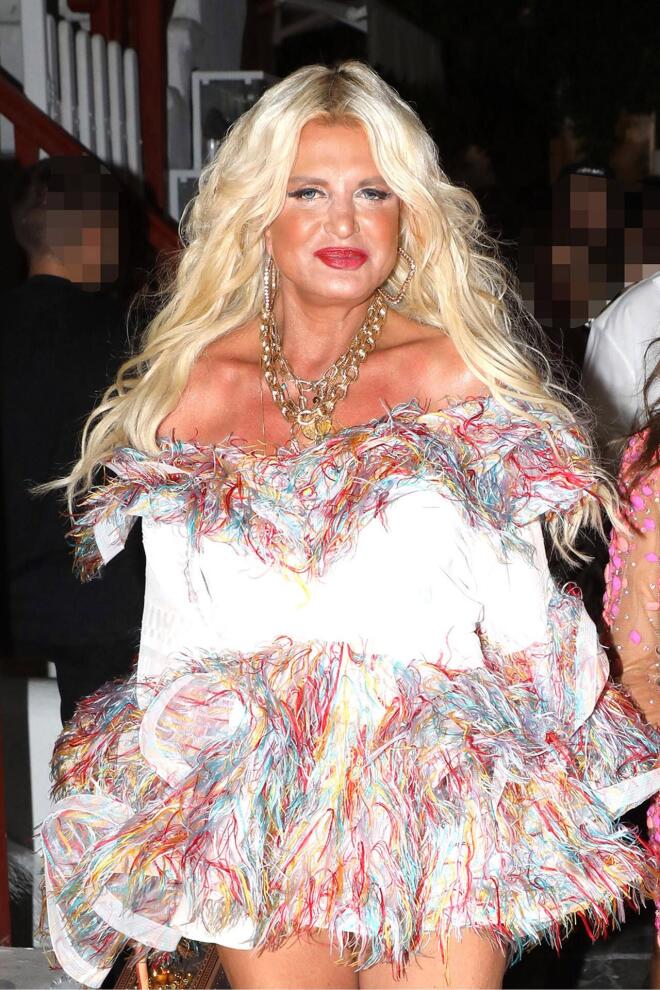 Κουκουλοφόροι διέρρηξαν το σπίτι της Μαρίνας Σταυράκη στη Γλυφάδα και τη λήστεψαν, απειλώντας τη με μαχαίρι - NDP Photo