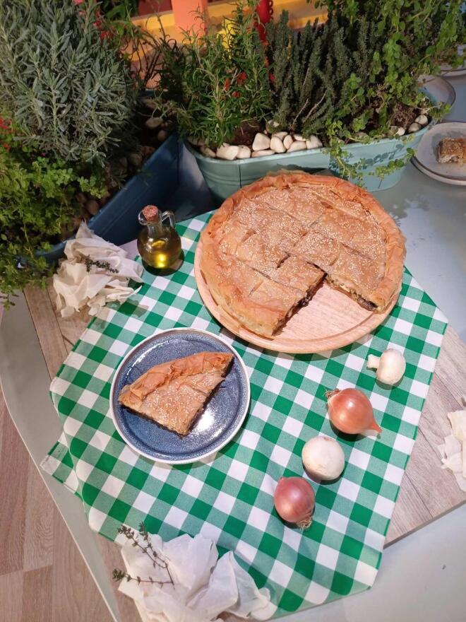 Λαχταριστή μανιταρόπιτα με κρέμα γάλακτος