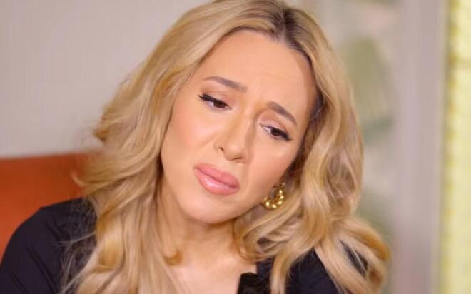 Καλομοίρα: «Περίπου για τρία χρόνια έκλαιγα στην τουαλέτα μόνη μου»