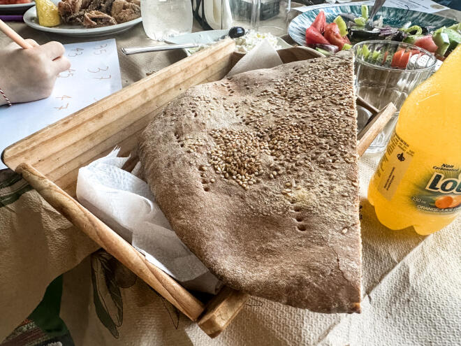 Οι φούρνοι υποδέχονται τους καταναλωτές με παραδοσιακή λαγάνα- φωτογραφία Eurokinissi