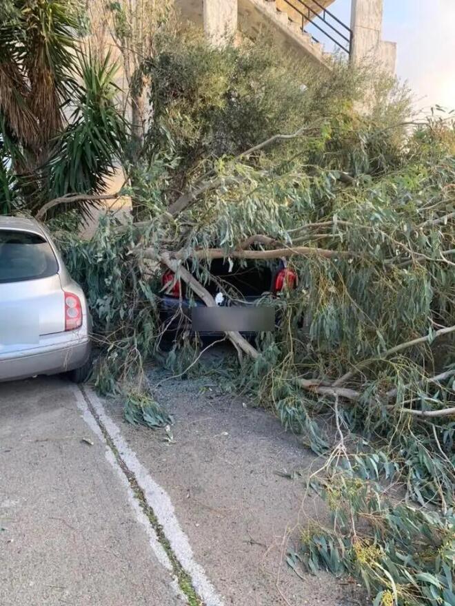 Σαρώνει η κακοκαιρία τη χώρα – Πλημμύρισε η Πάρος, προβλήματα στην Ήπειρο
