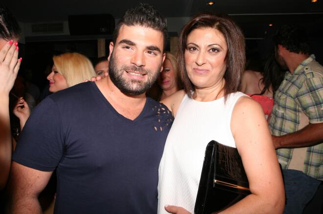 Ο Παντελής Παντελίδης με τη μητέρα του, Αθηνά, το 2013/ NDP