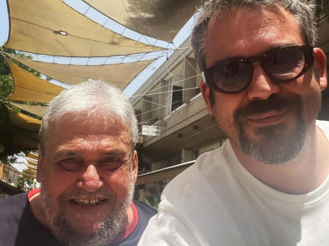 Ο Πυγμαλίων Δαδακαρίδης με τον πατέρα του