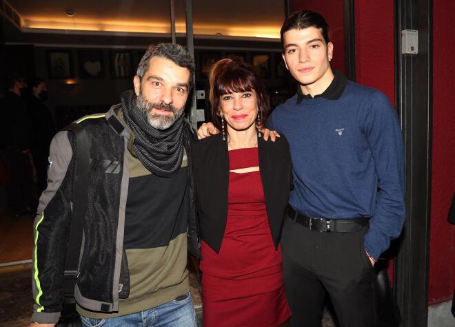 Ο Πέτρος Λαγούτης κι η Μυρτώ Αλικάκη με τον γιο τους Δημήτρη