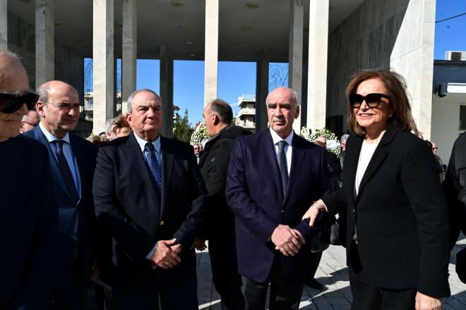 Παορυσία πολλών εκπροσώπων του πολιτικού κόσμου η κηδεία της Άννας Ψαρούδα Μπενάκη  