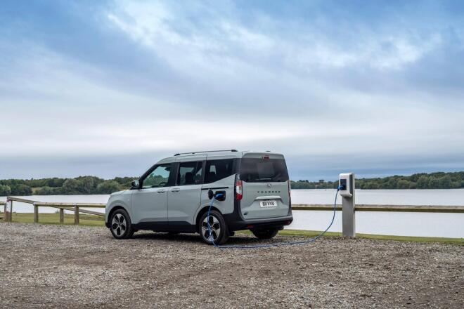 Ford E-Tourneo Courier: Όσα χρειάζεται να γνωρίζετε 