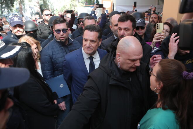 Επεισόδια κατά την άφιξη Γεωργιάδη στο νοσοκομείο της Νίκαιας/ Eurokinissi ΣΩΤΗΡΗΣ ΔΗΜΗΤΡΟΠΟΥΛΟΣ