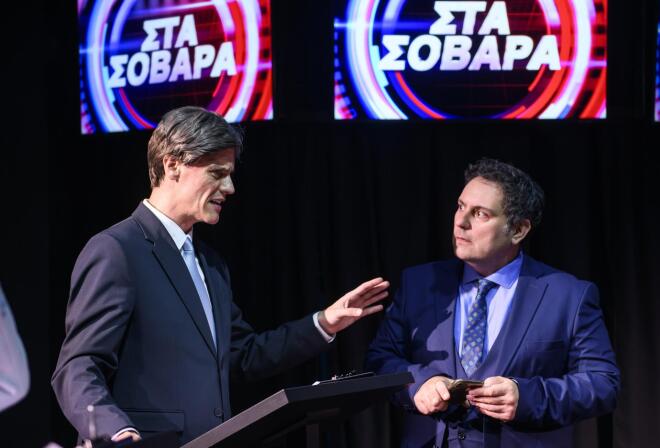 Ο Αλέξανδρος Βάρθης με τον Νίκο Γιαλελή στο Απόψε κανείς δεν πεθαίνει