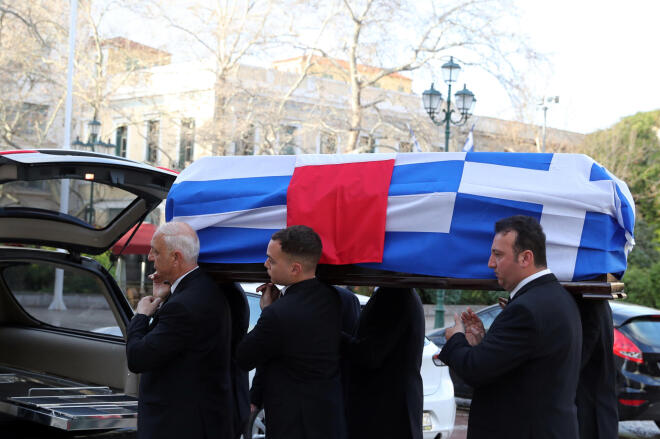 Η σορός της Αρελέρ στη Μητρόπολη