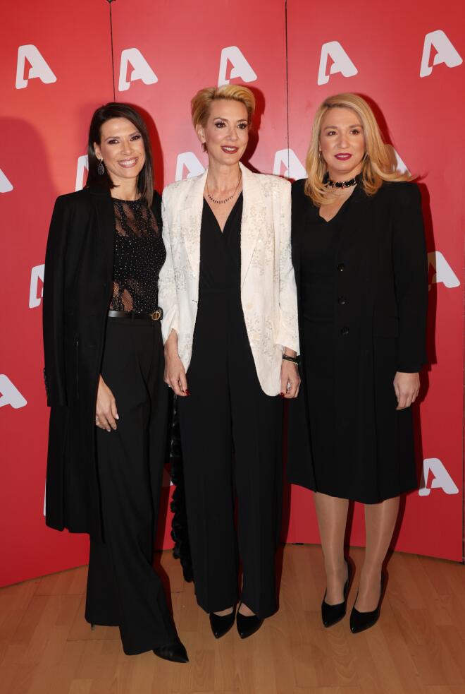 Μίνα Βάρσου-Μαρία Νικόλτσιου-Έφη Μπαρμπάτση