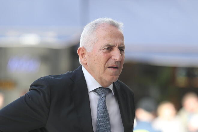 Αποστολάκης 