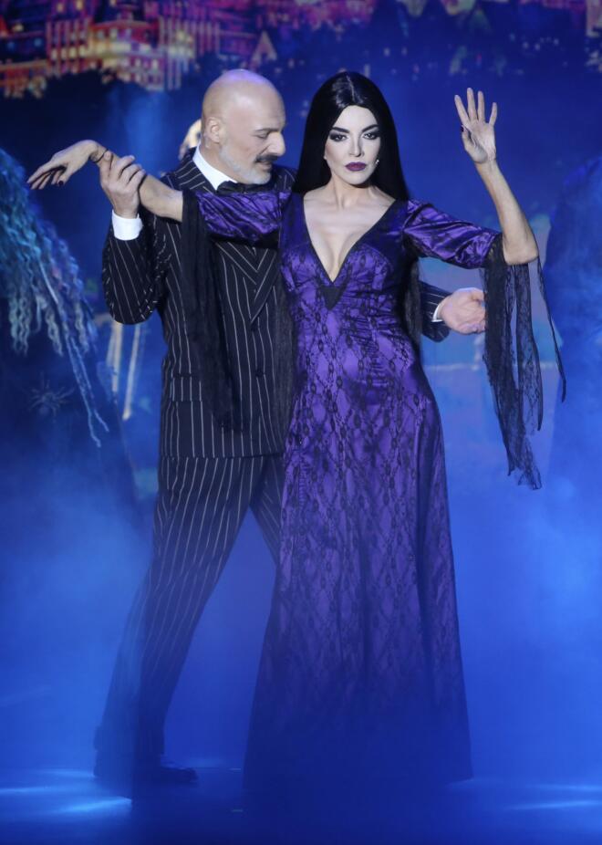 Ο Νίκος Μουτσινάς με τη Μαρία Σολωμού στη σκηνή του θεάτρου Βέμπο