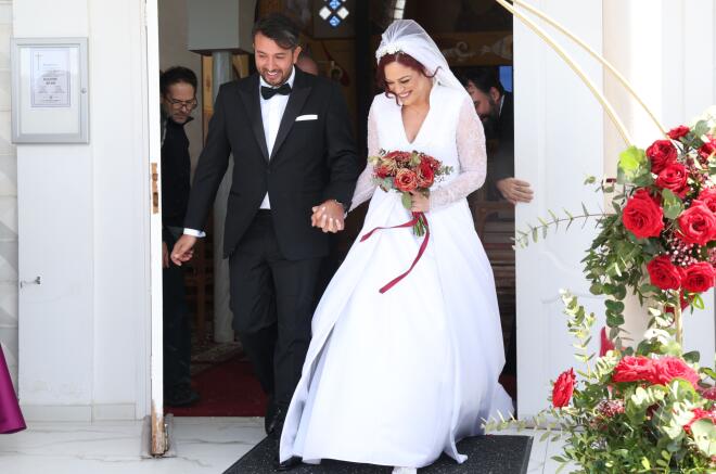 Η Μπάγια Αντωνοπούλου και ο Νίκος Κώτσης θα γίνουν γονείς ενός αγοριού.