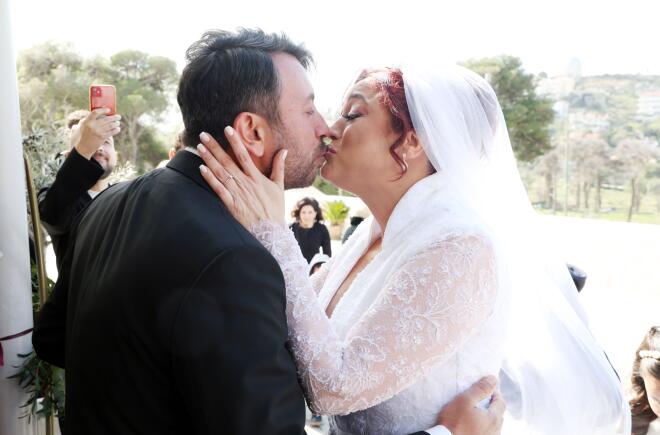 Η Μπάγια Αντωνοπούλου και ο Νίκος Κώτσης θα γίνουν γονείς ενός αγοριού.