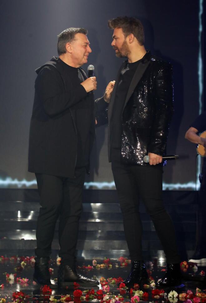 Ο Νίκος Μακρόπουλος με τον Γιώργο Σαμπάνη επί σκηνής / NDP Photo Agency - Νίκος Δρούκας