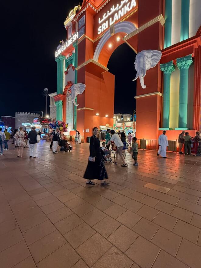 Σταματίνα Τσιμτσιλή: Ταξίδι στο Ντουμπάι με την οικογένειά της