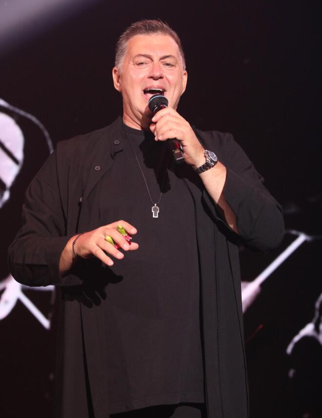 Με πνευμονία ο Νίκος Μακρόπουλος - Αναβλήθηκαν οι εμφανίσεις του