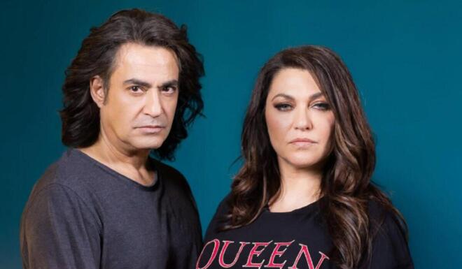 Γαρμπή - Σχοινάς: Το παθιασμένο φιλί στον «σύμβουλο γάμου»