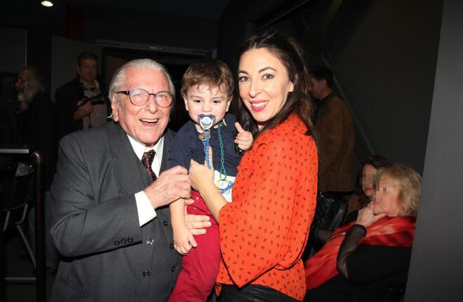 Ο Κώστας Βουτσάς με την Αλίκη Κατσαβού και τον γιο τους, Φοίβο