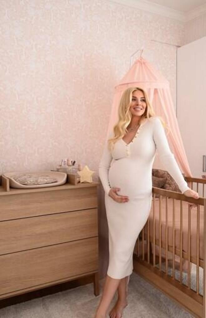 Κατερίνα Καινούργιου: Νέα στιγμιότυπα από το παιδικό δωμάτιο του μωρού της