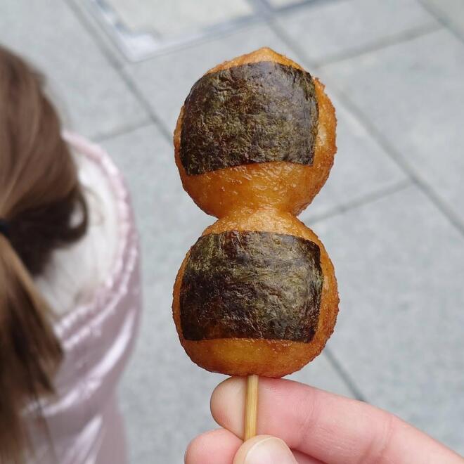 Ο Κοντιζάς με την οικογένειά του στο «χωριό» του στην Ιαπωνία