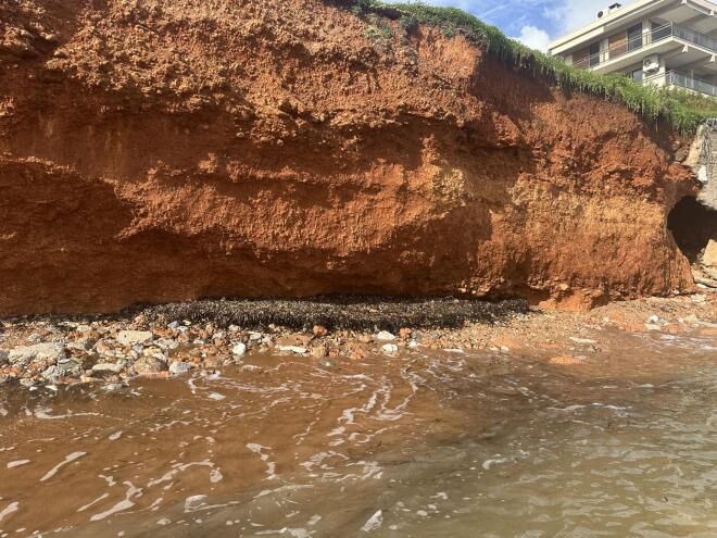 Διαβρώνεται το πρανές
