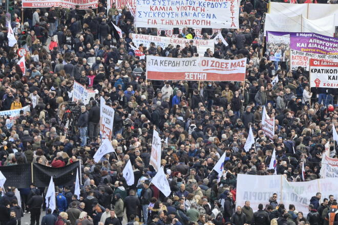 Τέμπη: Πορεία Σύνταγμα