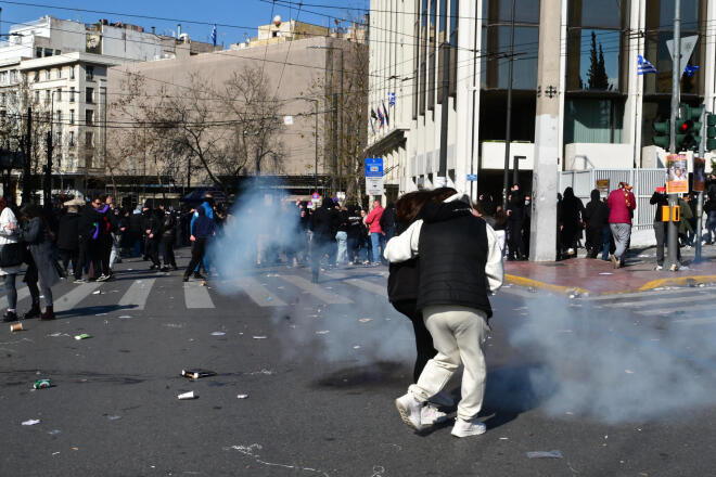 Επεισόδια στο Σύνταγμα - Τέμπη