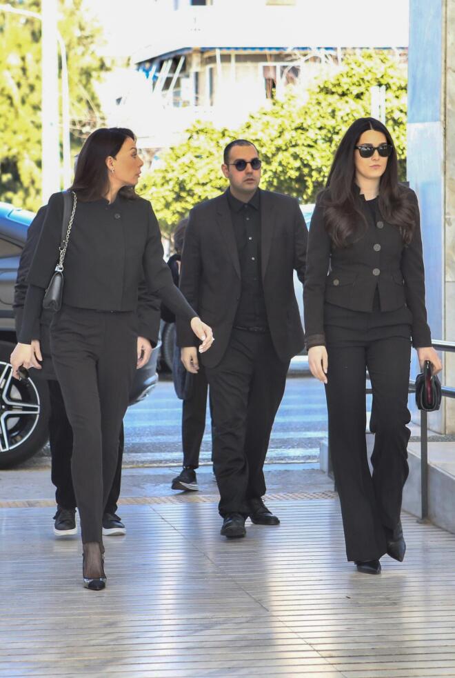 Εύη Βατίδου: Με τα παιδιά της, Χρίστο και Μάιρα, στο ετήσιο μνημόσυνο του Αλέξη Κούγια / Φωτογραφίες NDP Photo Agency