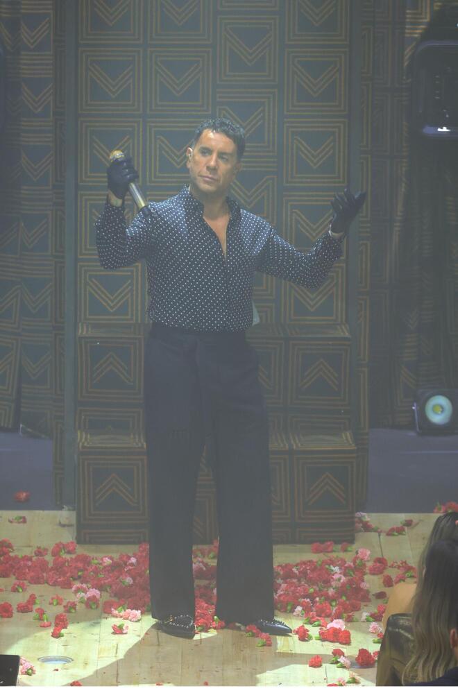 Πειραματίζεται με την εξωτερική του εμφάνιση ο «Μαζώ»