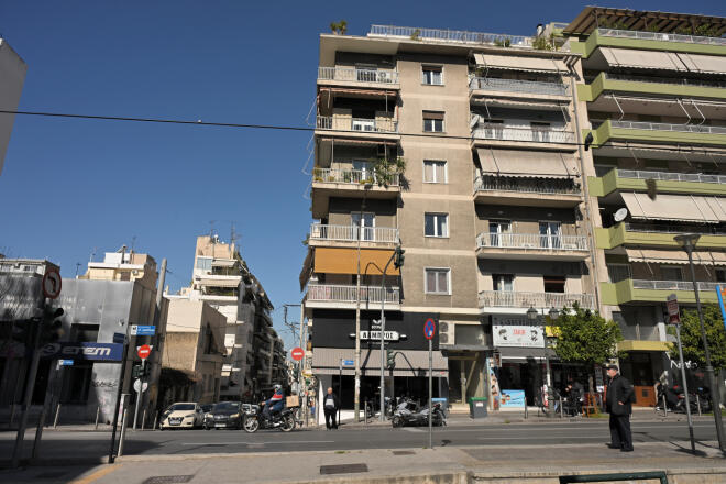 H πολυκατοικία, όπου έμενε η 17χρονη στον Πειραιά - Intimenews