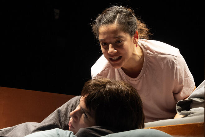 Η «Linda» πρωτοπαρουσιάστηκε το 2015 στο Royal Court Theater του Λονδίνου 