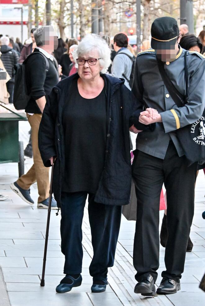 Ξένια Καλογεροπούλου: Η σπάνια δημόσια εμφάνιση στο κέντρο της Αθήνας