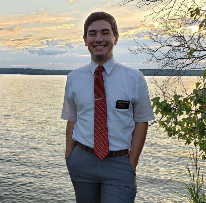 Ο Benjamin όταν γνώρισε τη βιολογική του μητέρα διαπίστωσε ότι δούλευαν στο ίδιο νοσοκομείο - Facebook