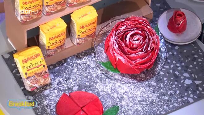 Κόκκινες κρέπες λουλούδι: Η δημιουργία του Γιώργου Ρήγα