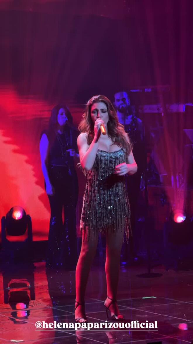 Η Έλενα Παπαρίζου στη μουσική παράσταση The Velvet Night – The Cabaret Edition/ instagram