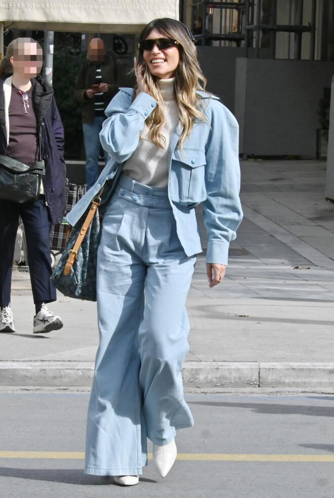 Οικονoμάκου: To street look της με vintage τσάντα Louis Vuitton/ NDP