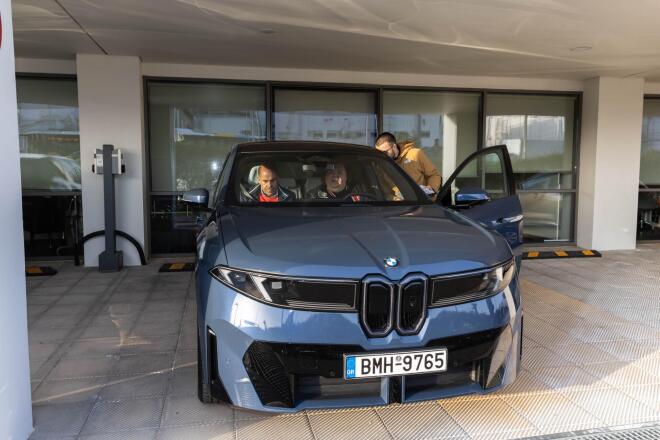 BMW iX3 50 xDrive: Πρώτη γνωριμία στην Ελλάδα -Τιμή