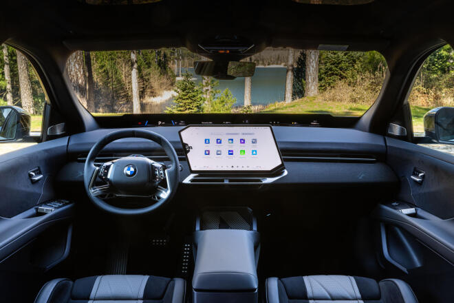 BMW iX3  50 xDrive: Πρώτη γνωριμία στην Ελλάδα -Τιμή