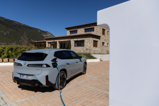 BMW iX3  50 xDrive: Πρώτη γνωριμία στην Ελλάδα -Τιμή