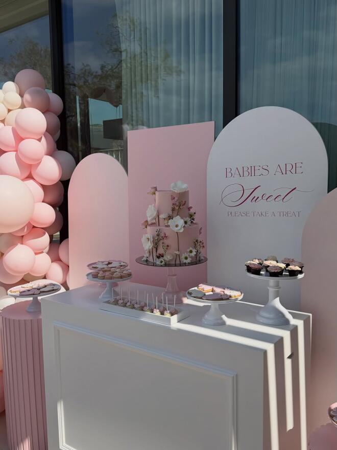 To baby shower της Κατερίνας Καινούργιου/ instagram