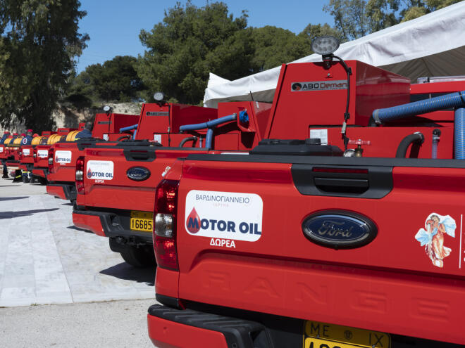 Δωρεά 7 πυροσβεστικών οχημάτων σε Κόρινθο και Λουτράκι