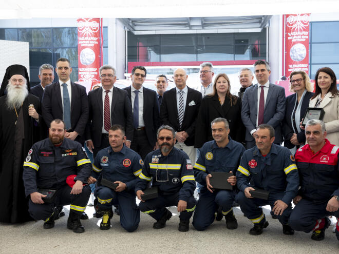 Δωρεά 7 πυροσβεστικών οχημάτων σε Κόρινθο και Λουτράκι