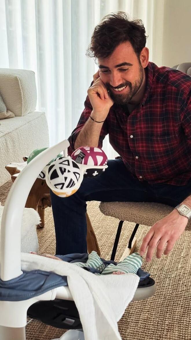 Νίκος Πολυδερόπουλος: Η τρυφερή φωτογραφία με τον 1,5 μηνών γιο του