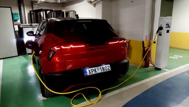 Alfa Romeo Junior Veloce: Οδηγούμε την Ιταλίδα καλλονή με τα 280 άλογα  