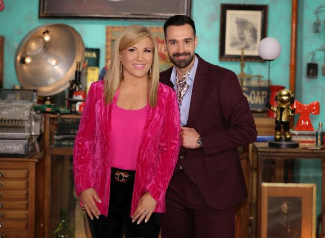 Η Δέσποινα Μοιραράκη με τον εκτιμητή του Cash or Trash, Θάνο Λούδο