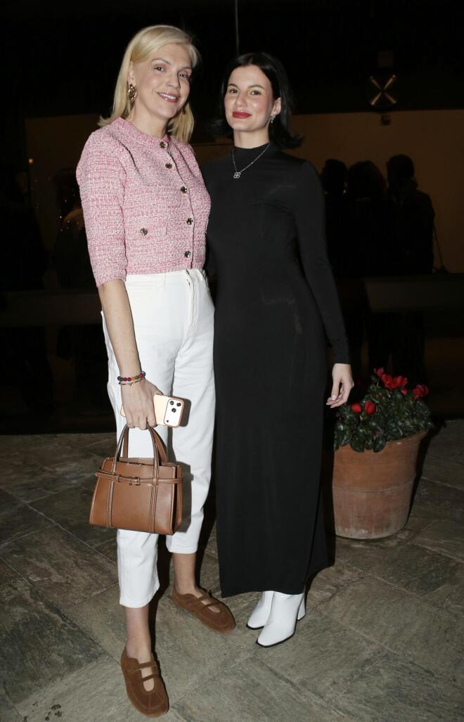 Η Αλίκη Καραμανλή με τη Σάσα Σταμάτη 